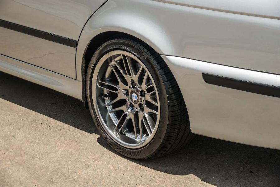 Колеса BMW M5 (E39) 2003 года  (фото 13 из 148)